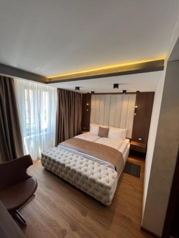 Hotel Palace San Valentino Umag Bagian luar foto