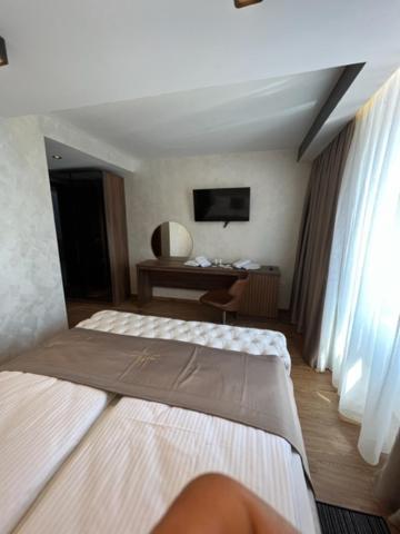 Hotel Palace San Valentino Umag Bagian luar foto